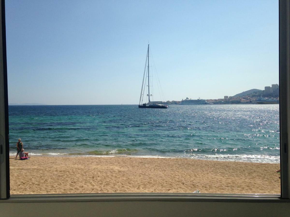 Studio Pieds Dans L'Eau อฌักซิโอ้ ภายนอก รูปภาพ